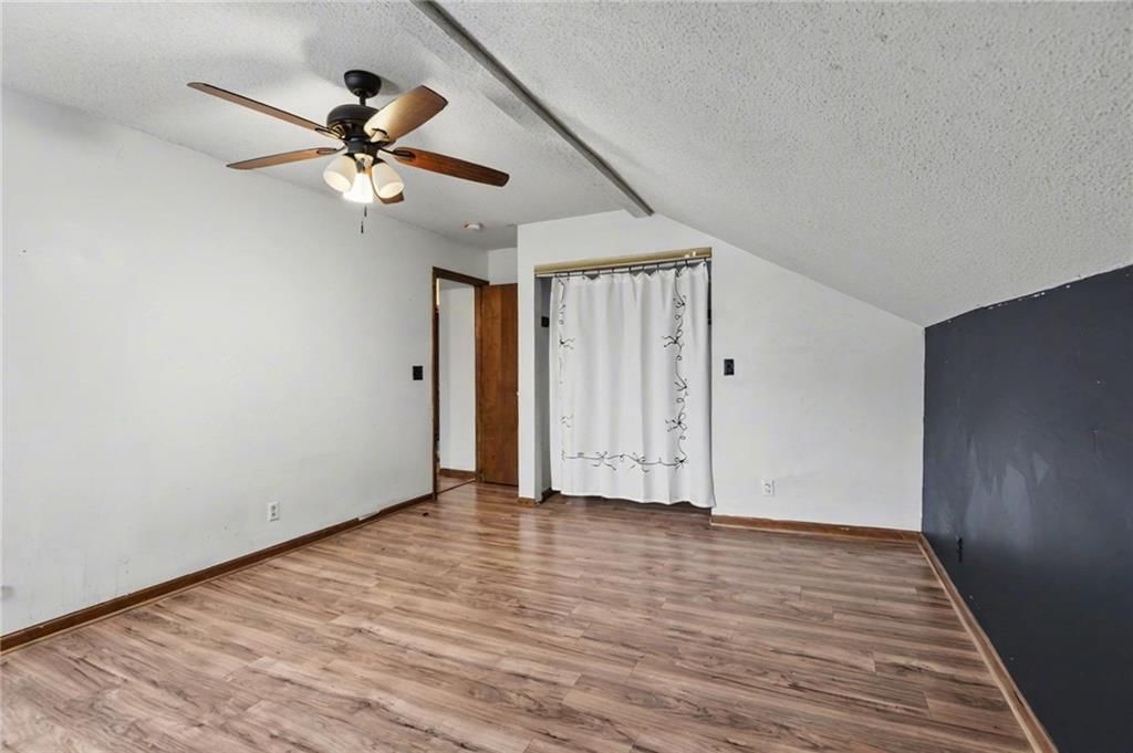 107 E Hale Street — photo 34