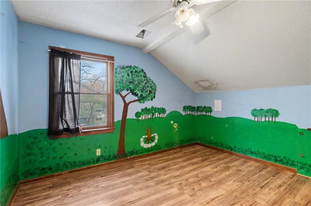 107 E Hale Street — photo 35