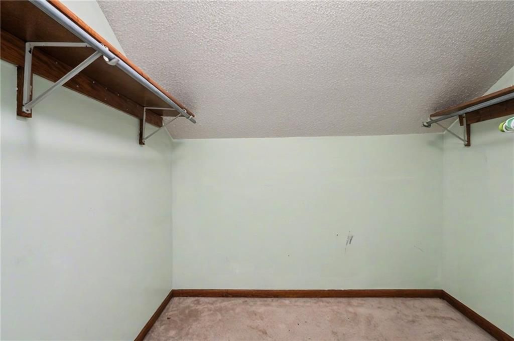 107 E Hale Street — photo 37