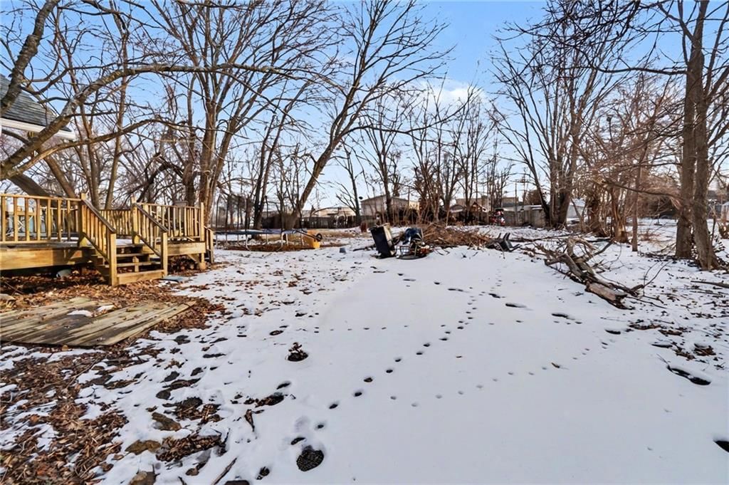 107 E Hale Street — photo 38