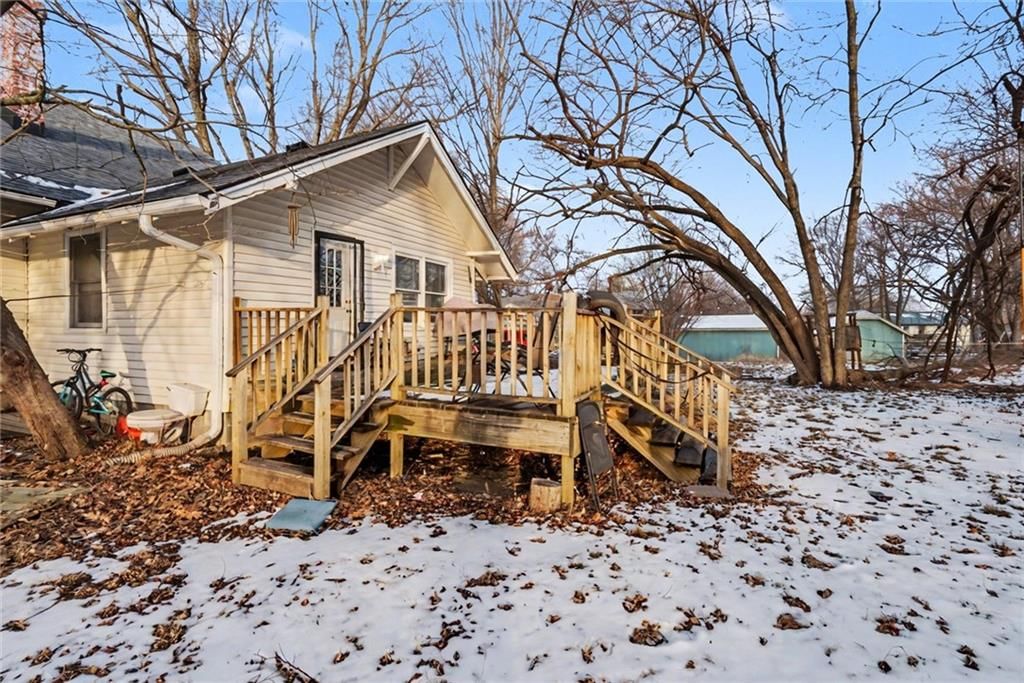 107 E Hale Street — photo 39