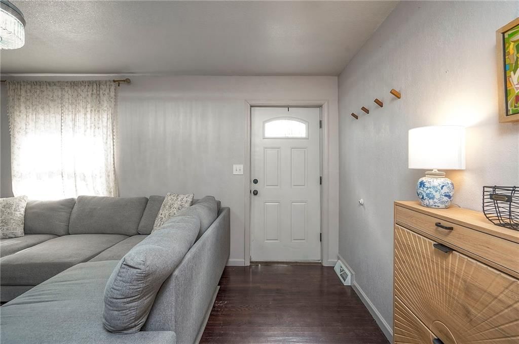718 NE 42nd Terrace — photo 5