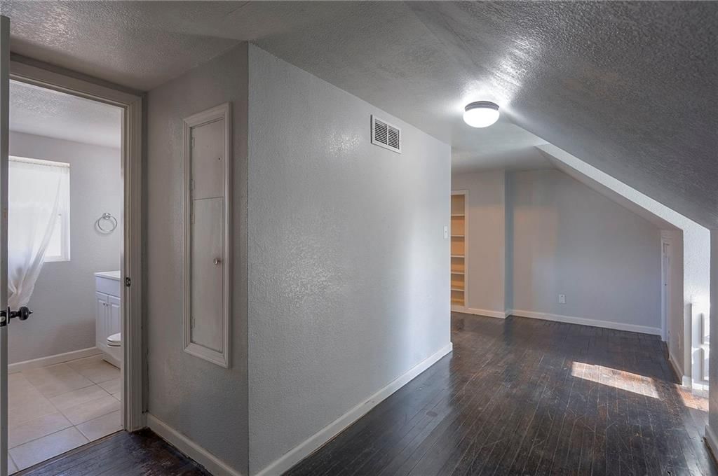 718 NE 42nd Terrace — photo 29