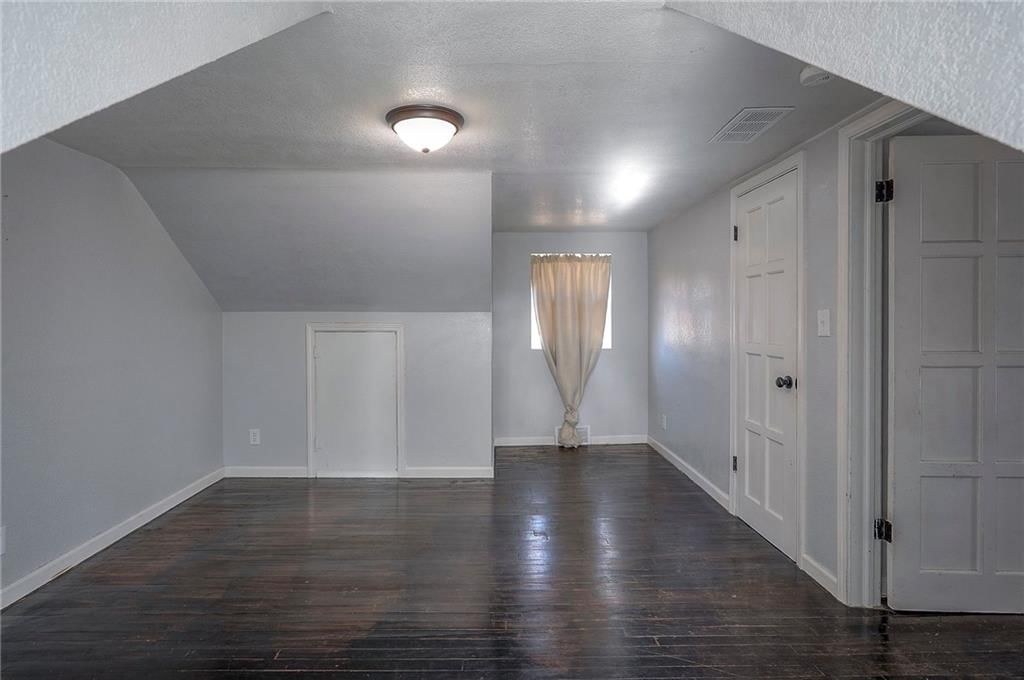 718 NE 42nd Terrace — photo 31