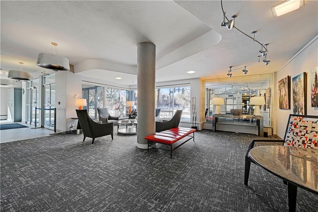333 W MEYER Boulevard — photo 5
