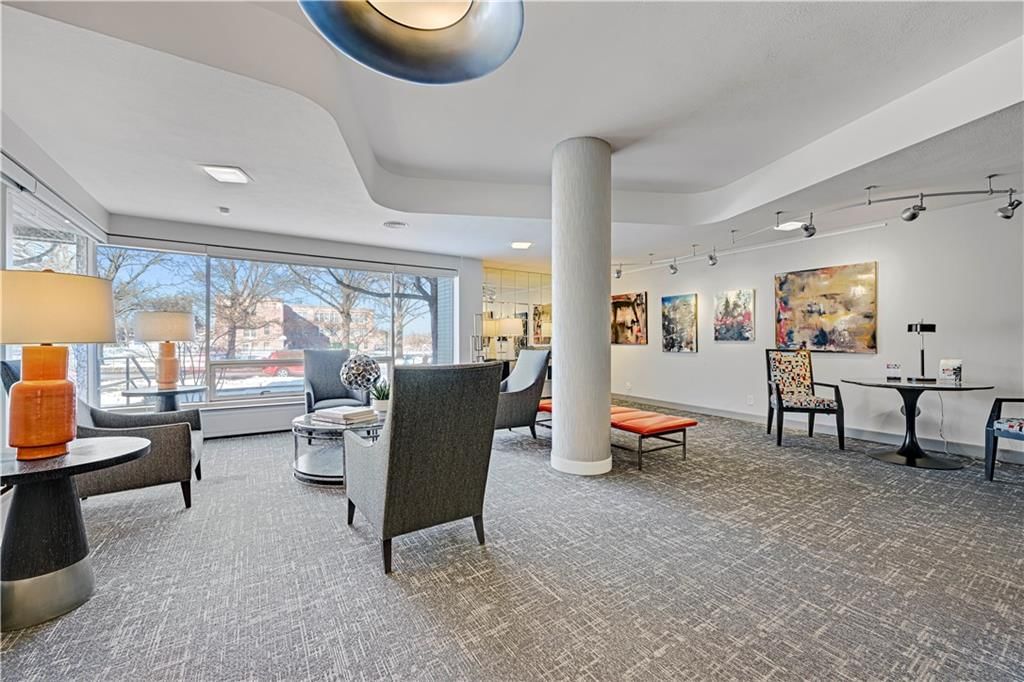 333 W MEYER Boulevard — photo 6
