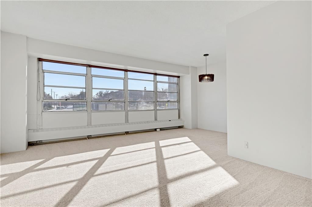 333 W MEYER Boulevard — photo 7