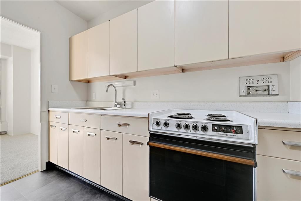 333 W MEYER Boulevard — photo 18