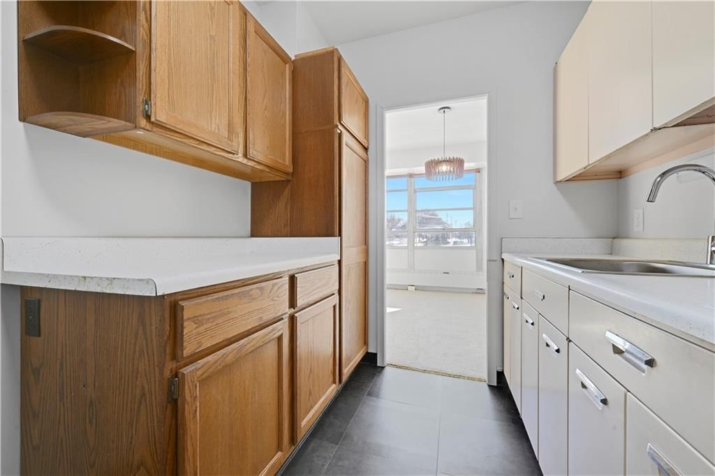 333 W MEYER Boulevard — photo 19