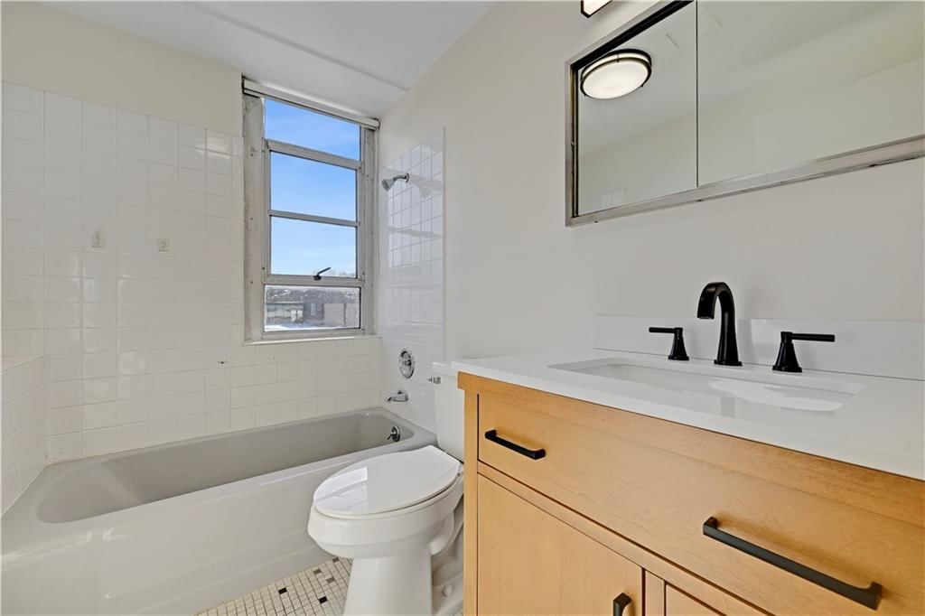 333 W MEYER Boulevard — photo 20