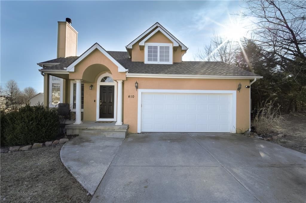 410 Myers Drive, Tonganoxie, KS