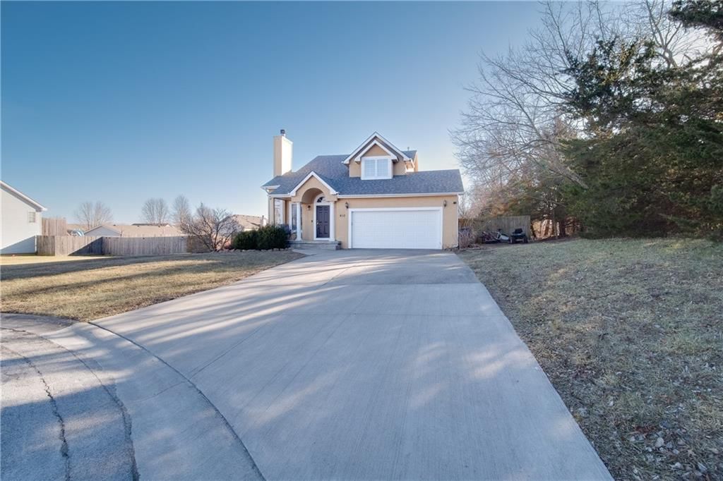 410 Myers Drive — photo 2