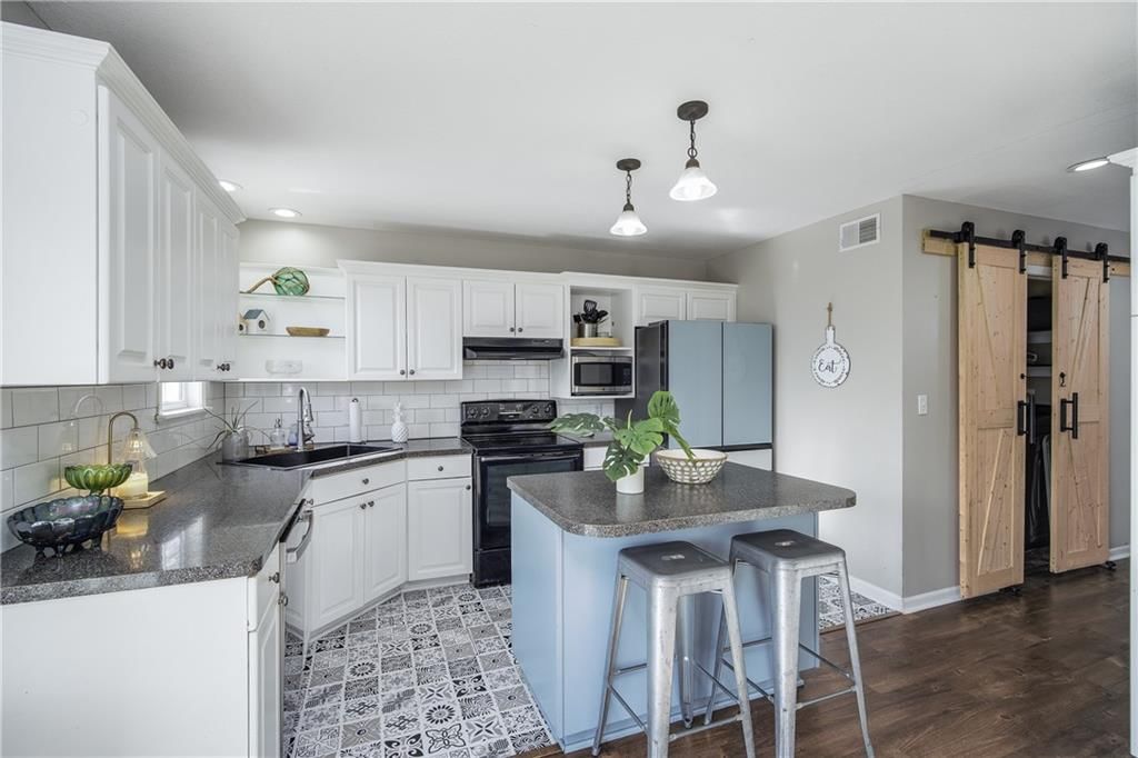 410 Myers Drive — photo 12