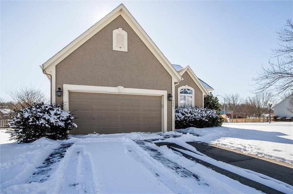 5801 NE Hidden Meadows Drive — photo 2