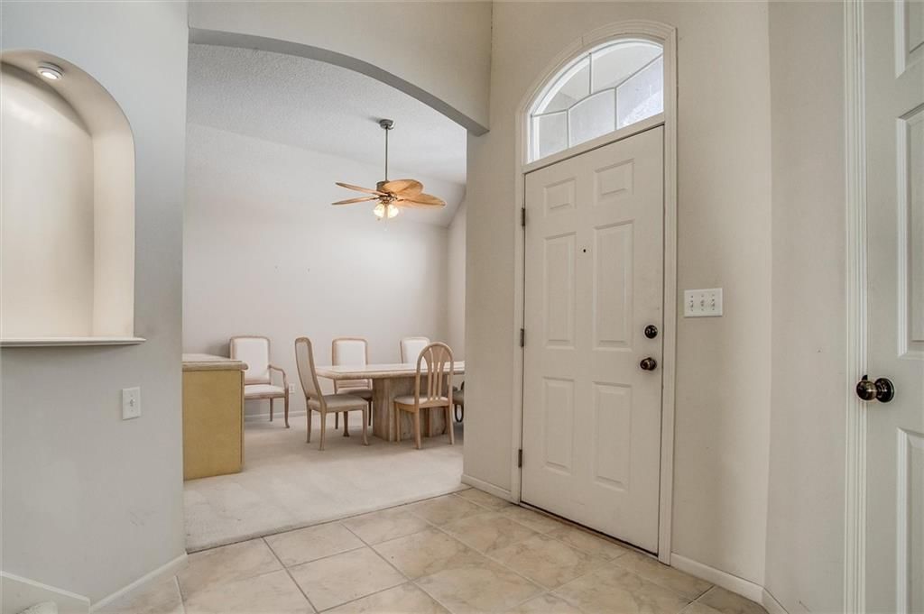 5801 NE Hidden Meadows Drive — photo 4