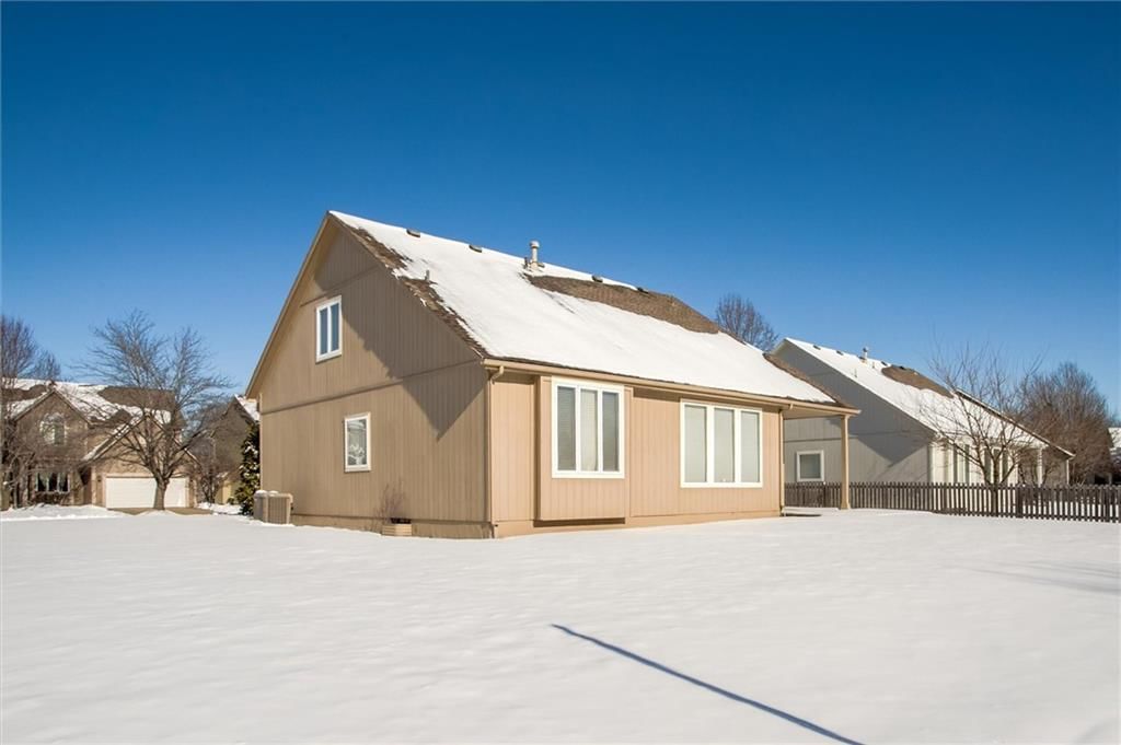 5801 NE Hidden Meadows Drive — photo 32