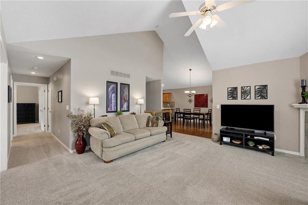15212 S Greenwood Street, Olathe, KS