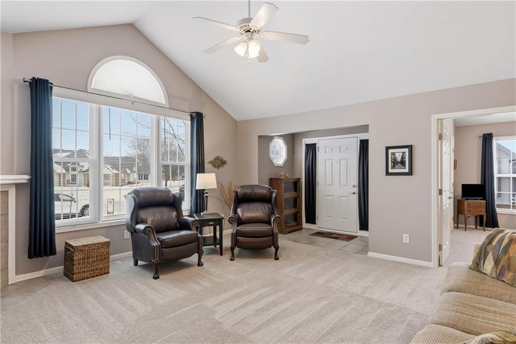 15212 S Greenwood Street — photo 2