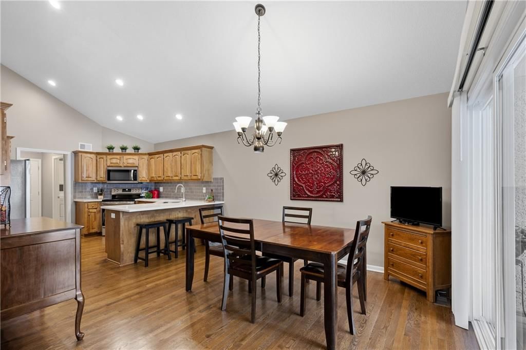 15212 S Greenwood Street — photo 12