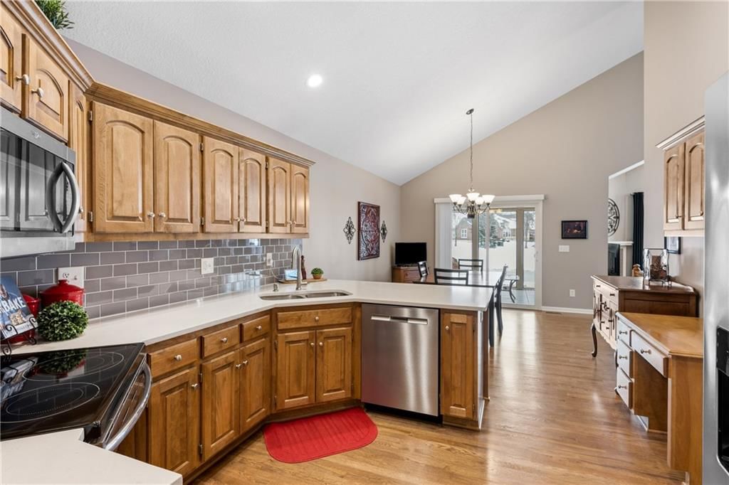 15212 S Greenwood Street — photo 13