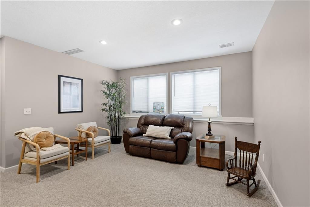 15212 S Greenwood Street — photo 26