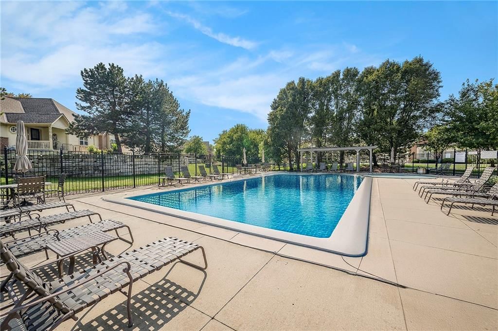 15212 S Greenwood Street — photo 41