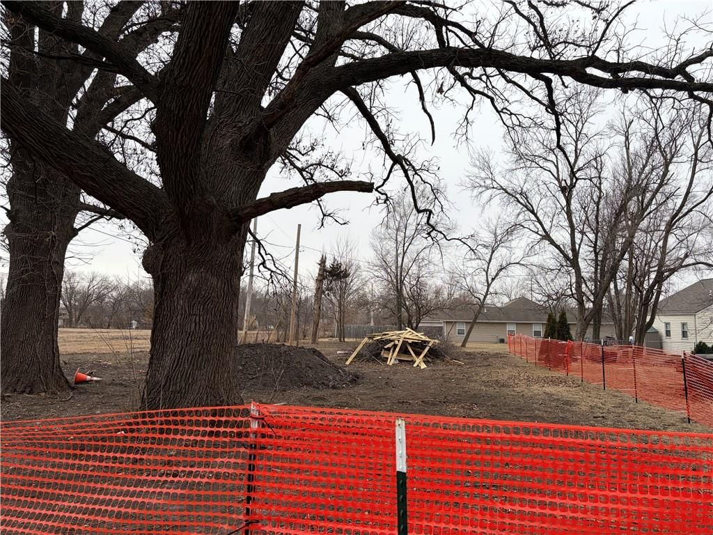 238 S Elm Street — photo 28