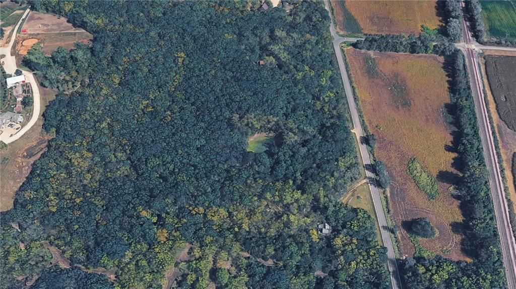 16748 Golden Road — photo 4