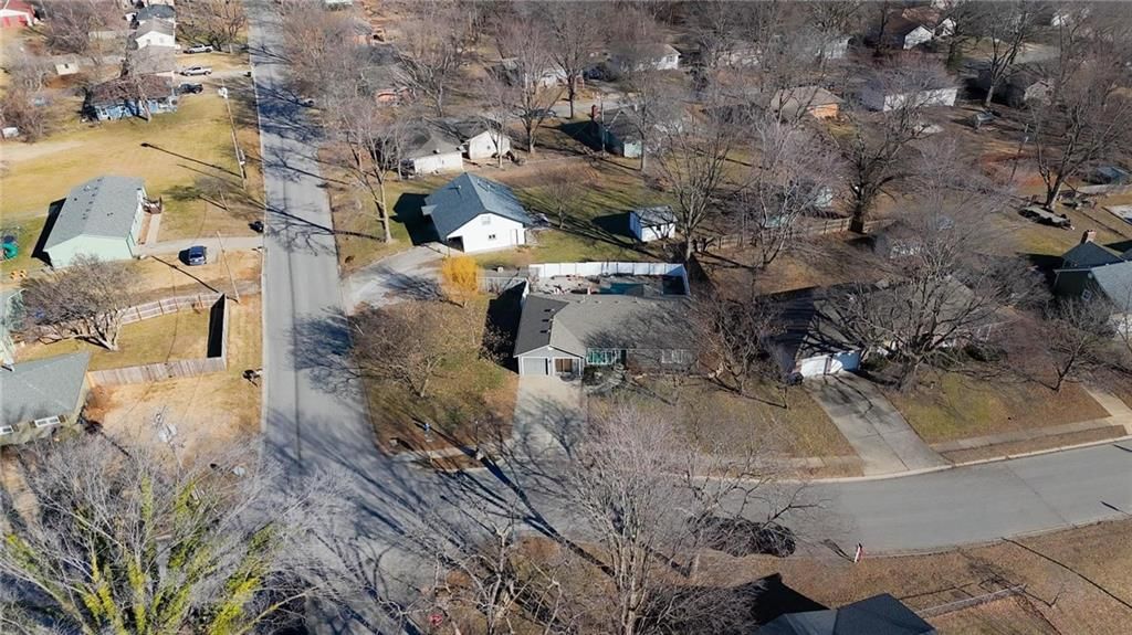 1201 Maple Lane — photo 2