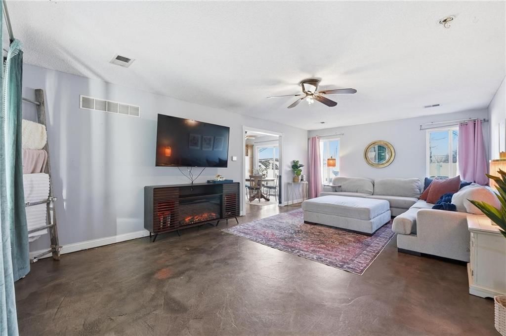 1201 Maple Lane — photo 4