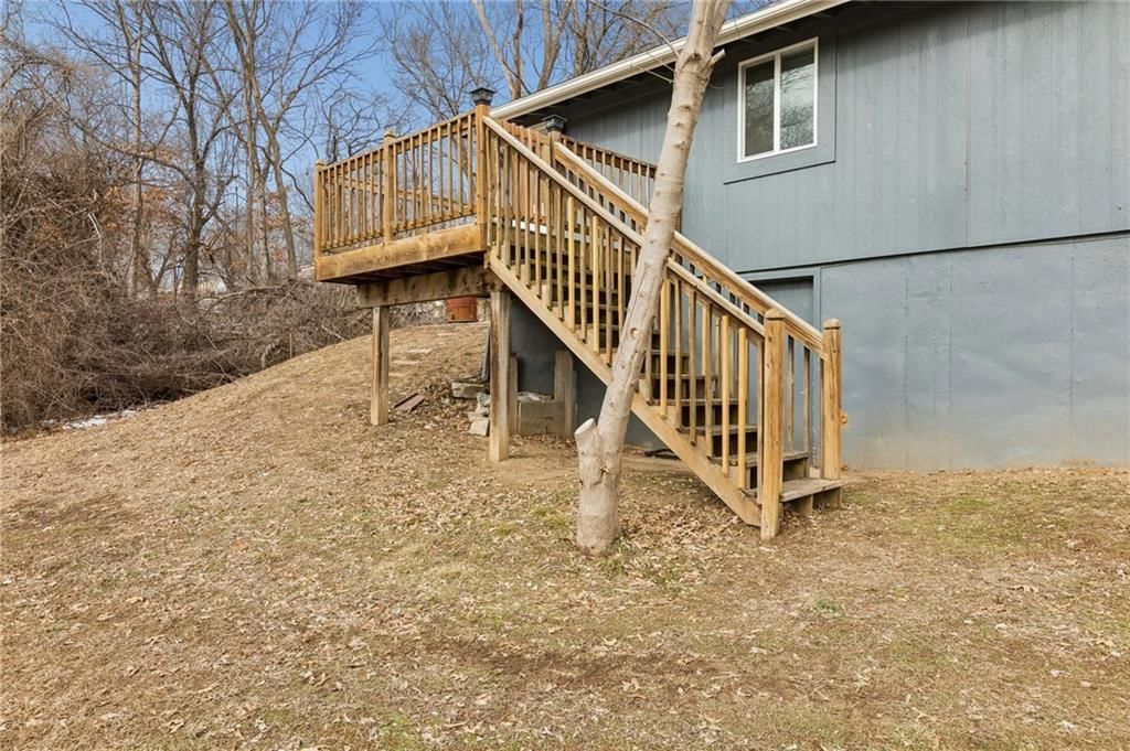 2507 NE 37th Terrace — photo 29