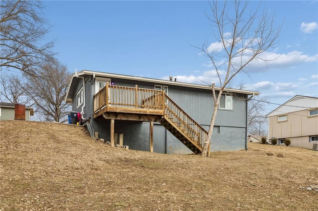 2507 NE 37th Terrace — photo 30
