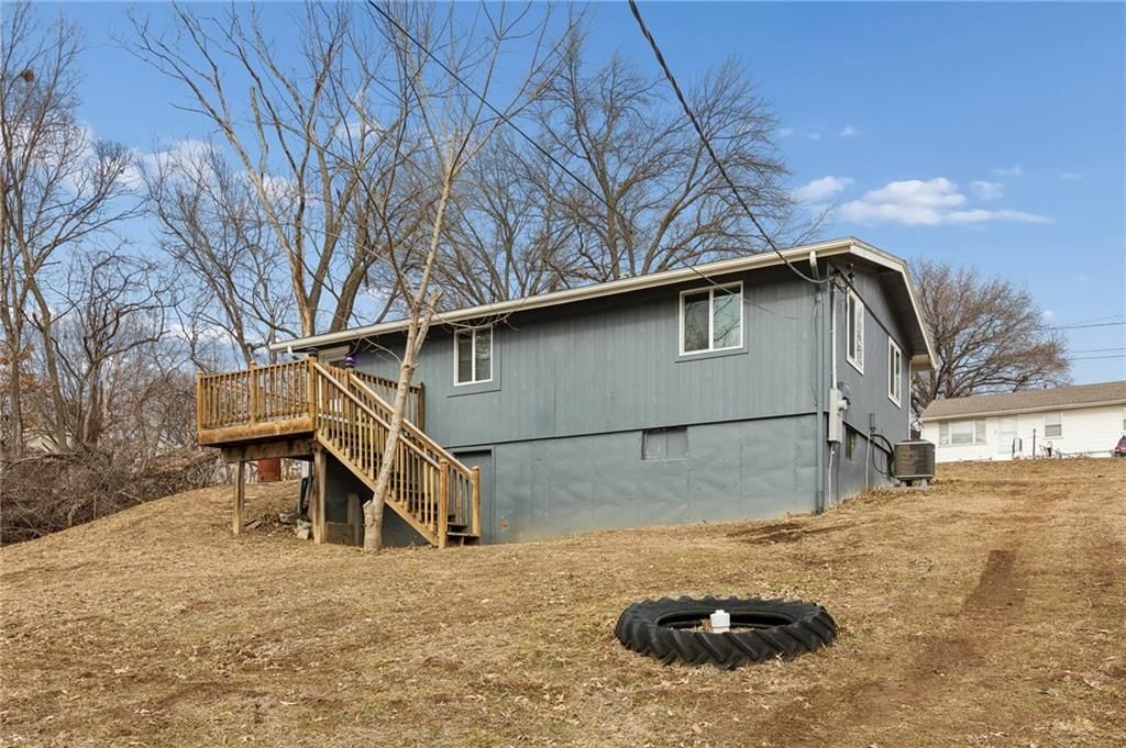 2507 NE 37th Terrace — photo 31