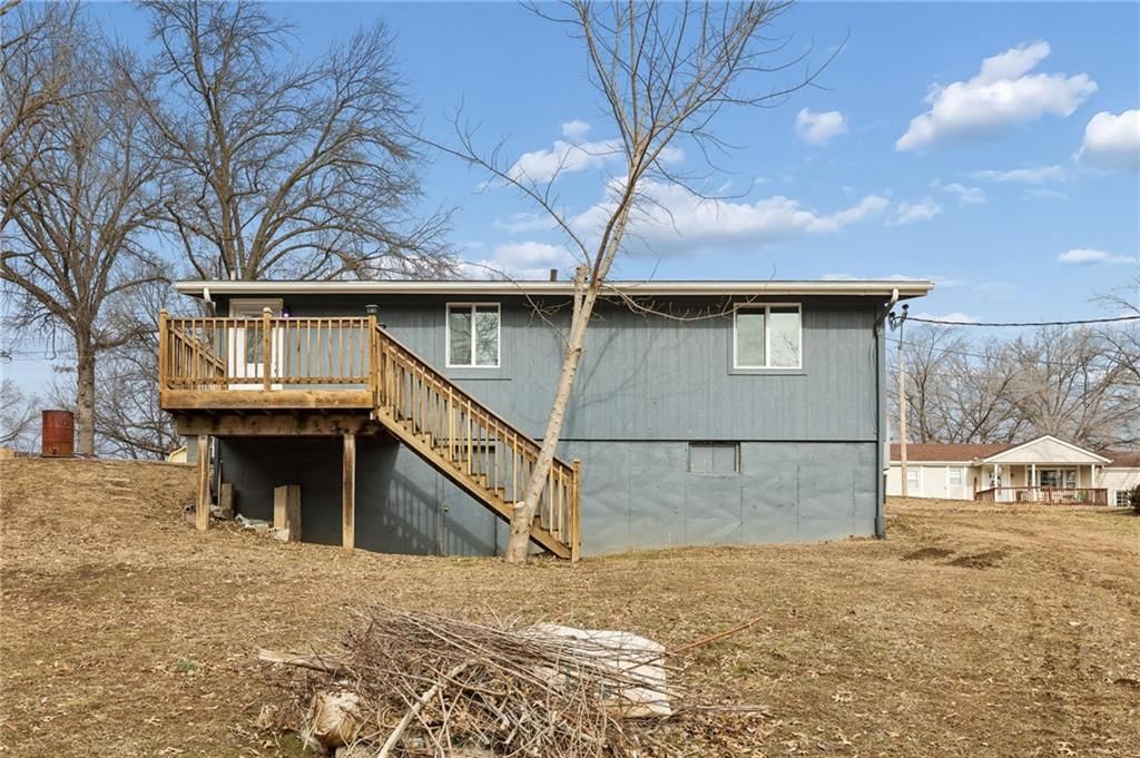 2507 NE 37th Terrace — photo 32