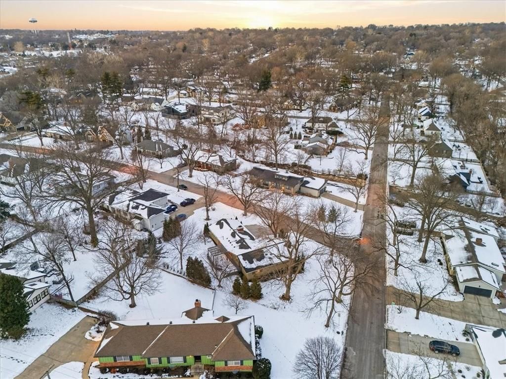 3003 W 82nd Terrace — photo 43