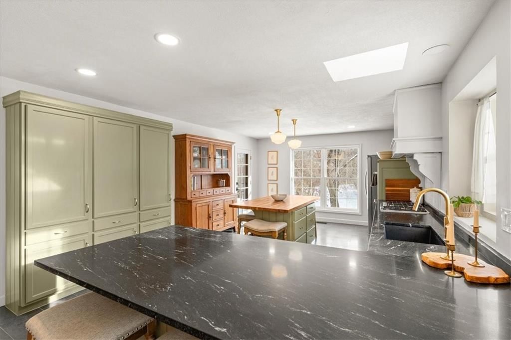 1625 NE Debonair N/A — photo 10