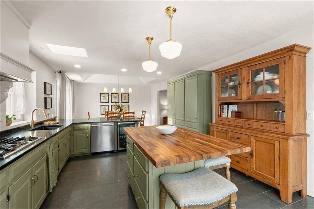 1625 NE Debonair N/A — photo 13