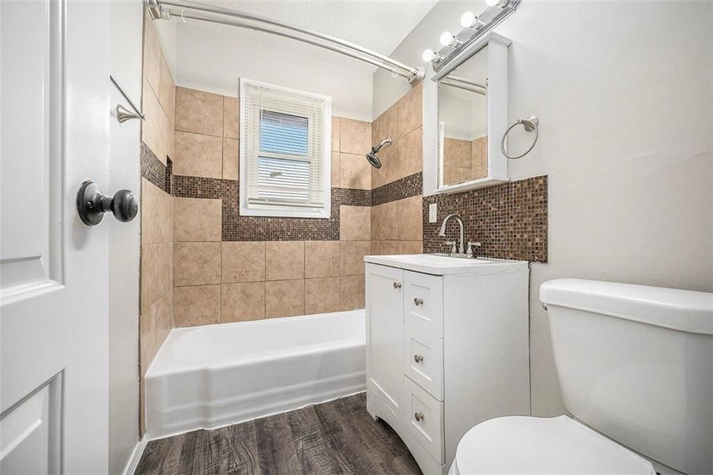 1612 Washington Avenue — photo 15
