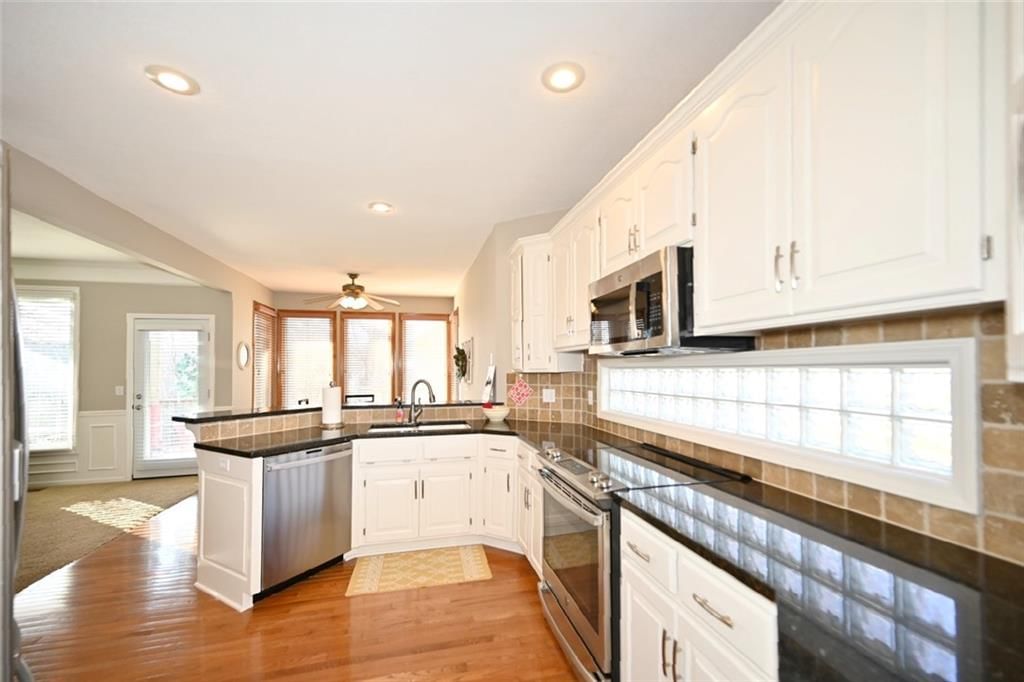 6206 N Strathbury Avenue — photo 16