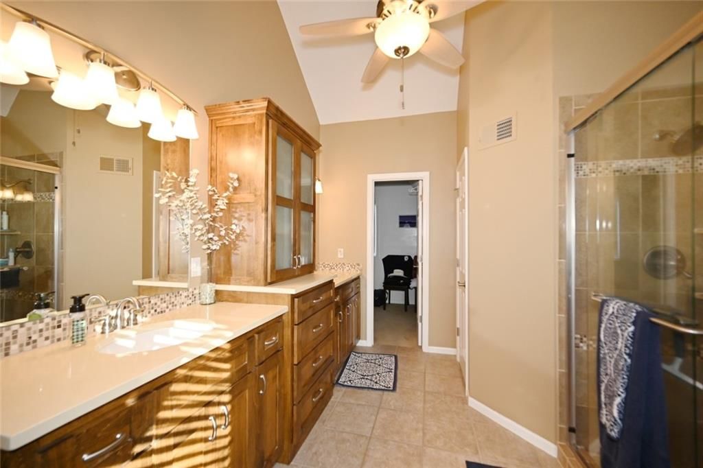 6206 N Strathbury Avenue — photo 34