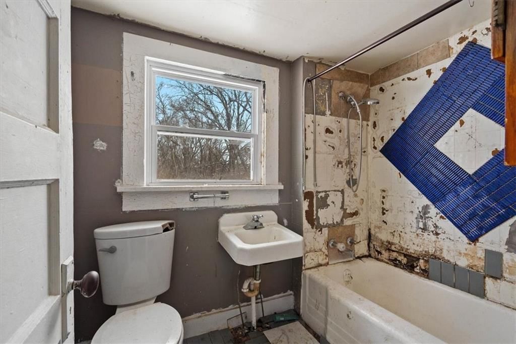 1321 N Jesse James Road — photo 14