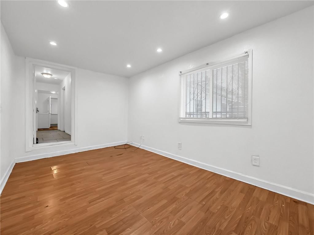 417 Wallace Avenue — photo 17
