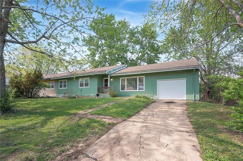409 Corral Drive — photo 2