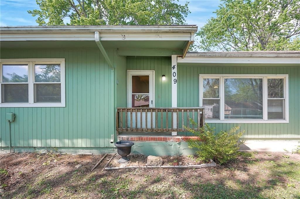 409 Corral Drive — photo 3