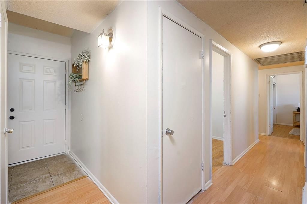 409 Corral Drive — photo 10