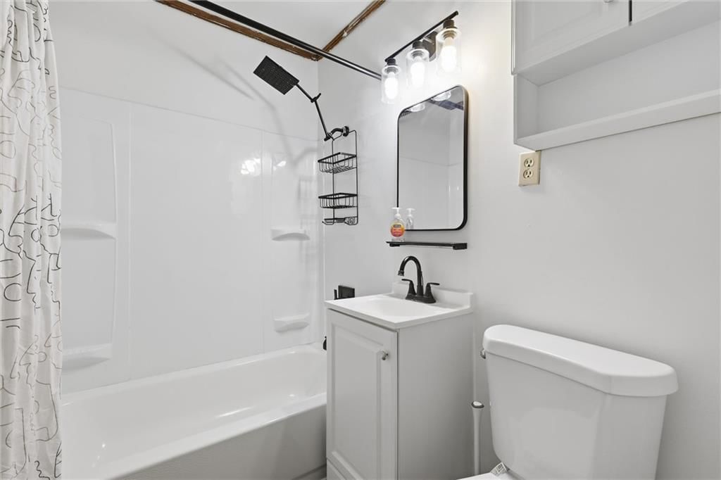 2618 S 48th Terrace — photo 9