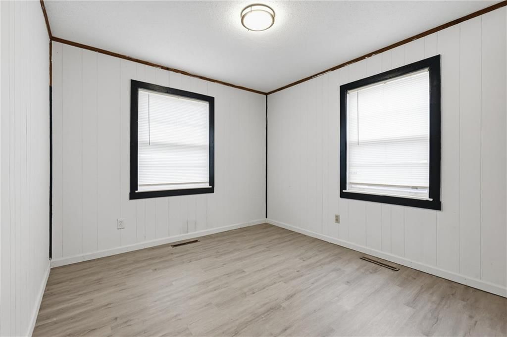 2618 S 48th Terrace — photo 10