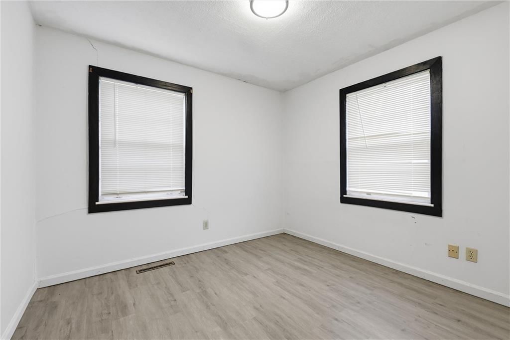 2618 S 48th Terrace — photo 12