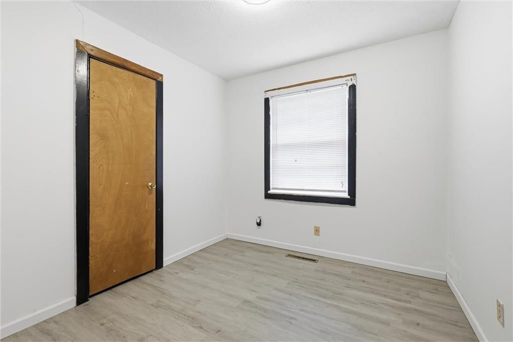 2618 S 48th Terrace — photo 14