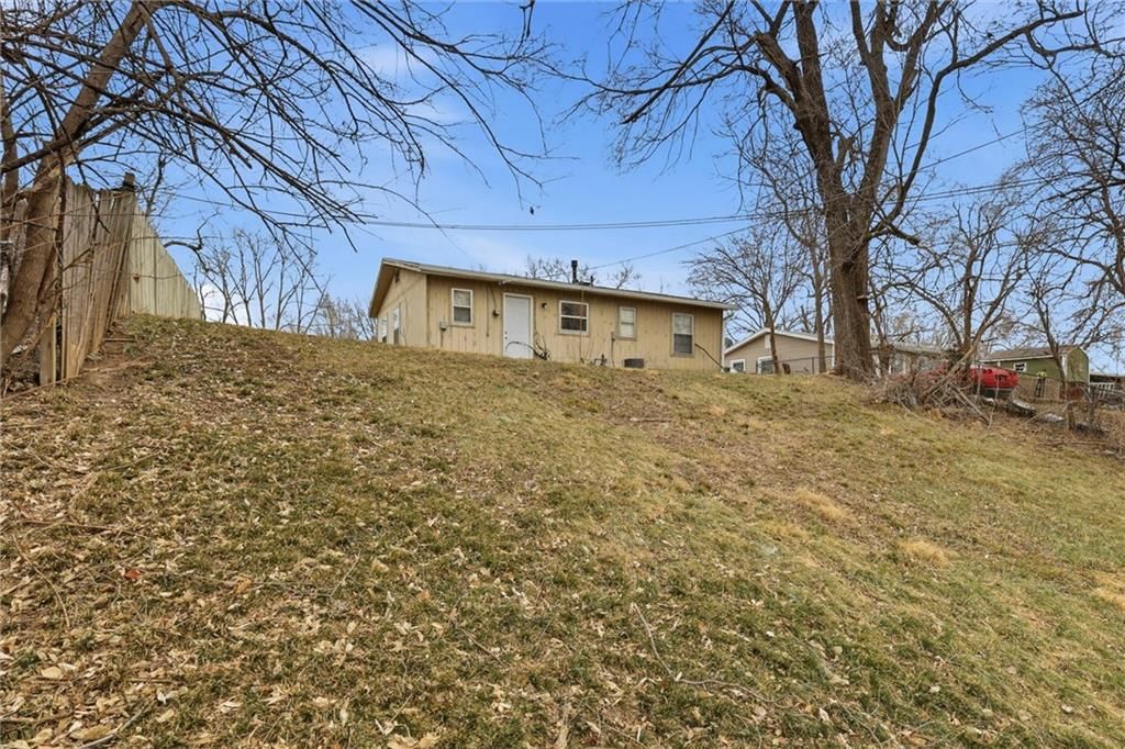 2618 S 48th Terrace — photo 18